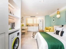 明发国际中心开发商营业执照相册