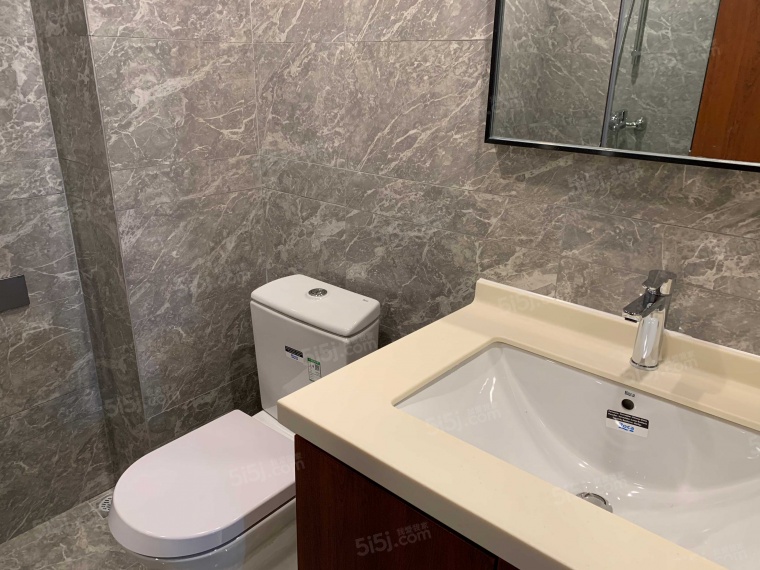 上东金茂悦样板间