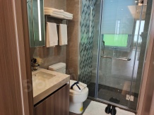 上坤云栖时光开发商营业执照相册