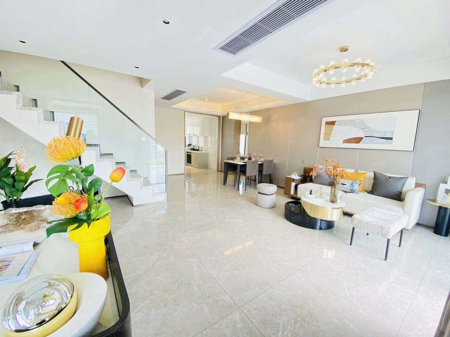 江南沄著样板间