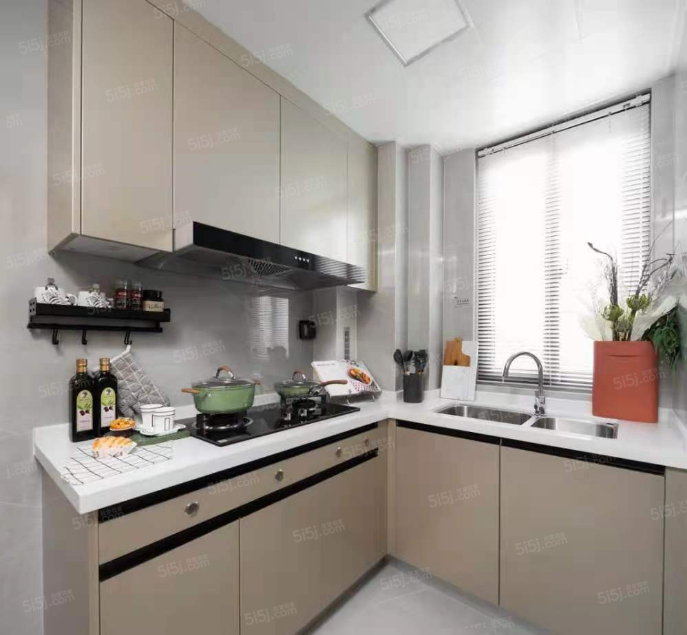 阅湖山雅苑样板间