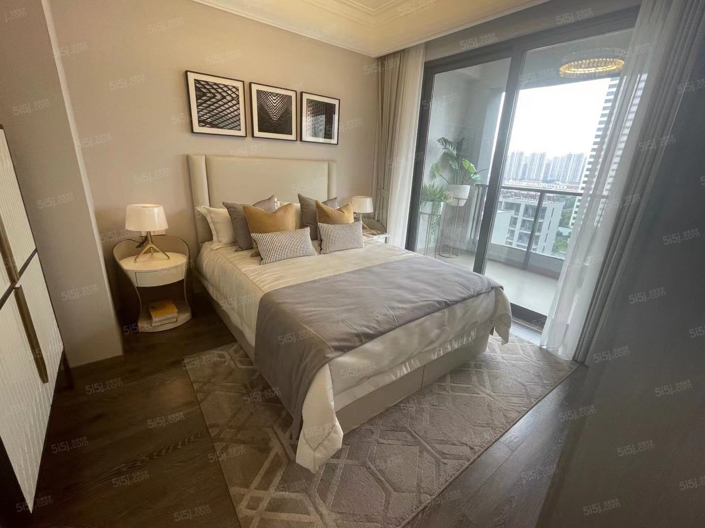 九龙仓翠樾庭样板间