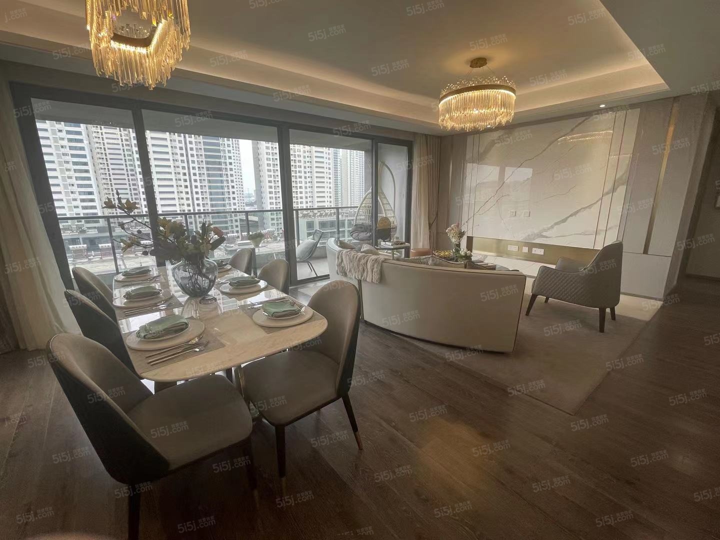 九龙仓翠樾庭样板间