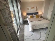 九龙仓翠樾庭开发商营业执照相册