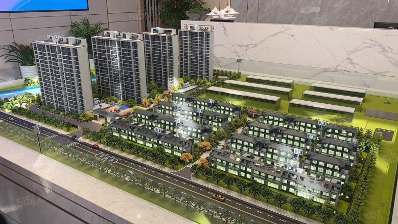 鸿翔·湖畔景园沙盘图