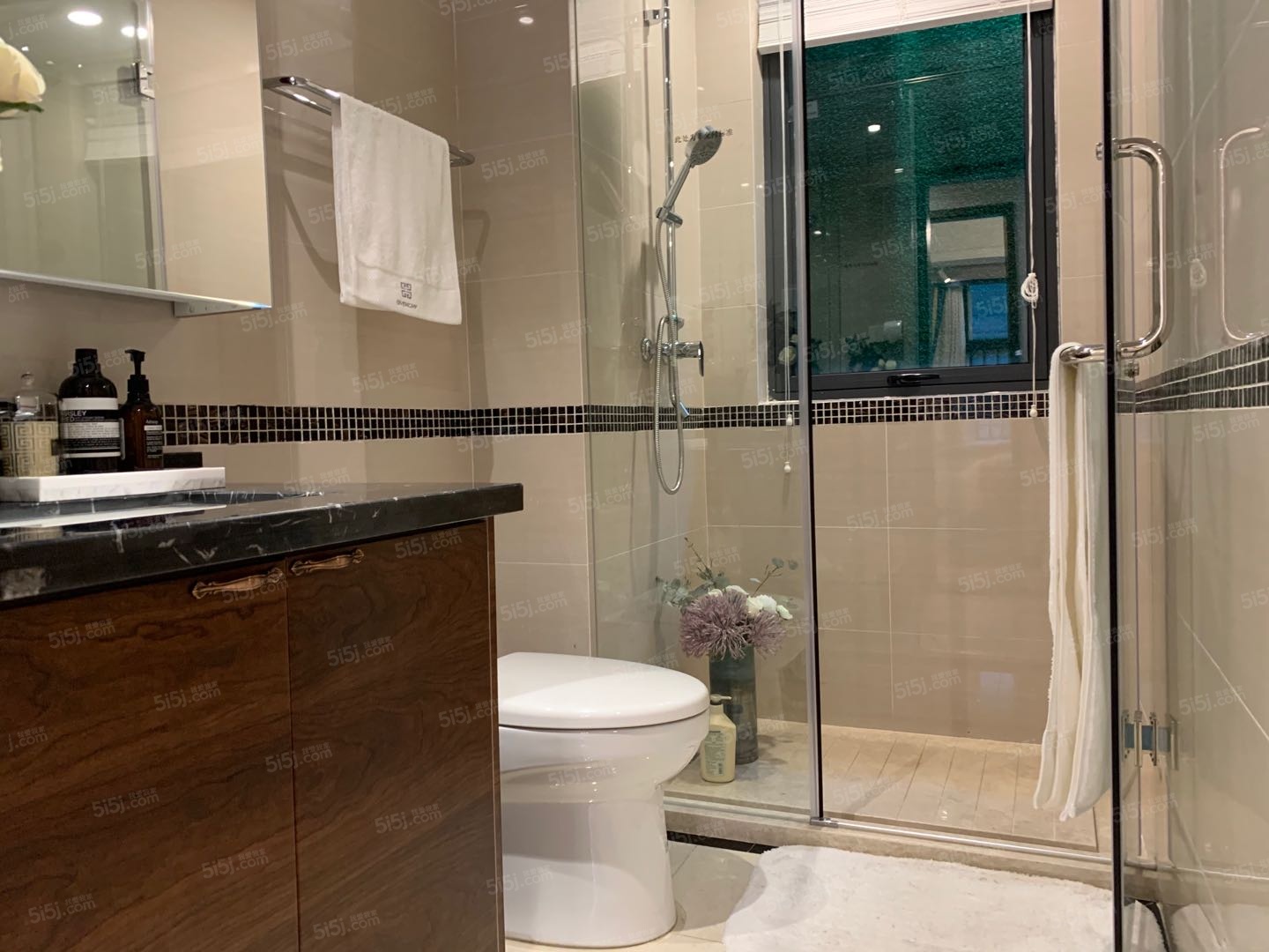 蓝光睿创新筑样板间