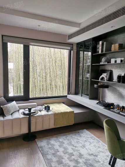 旭辉铂悦湖前样板间