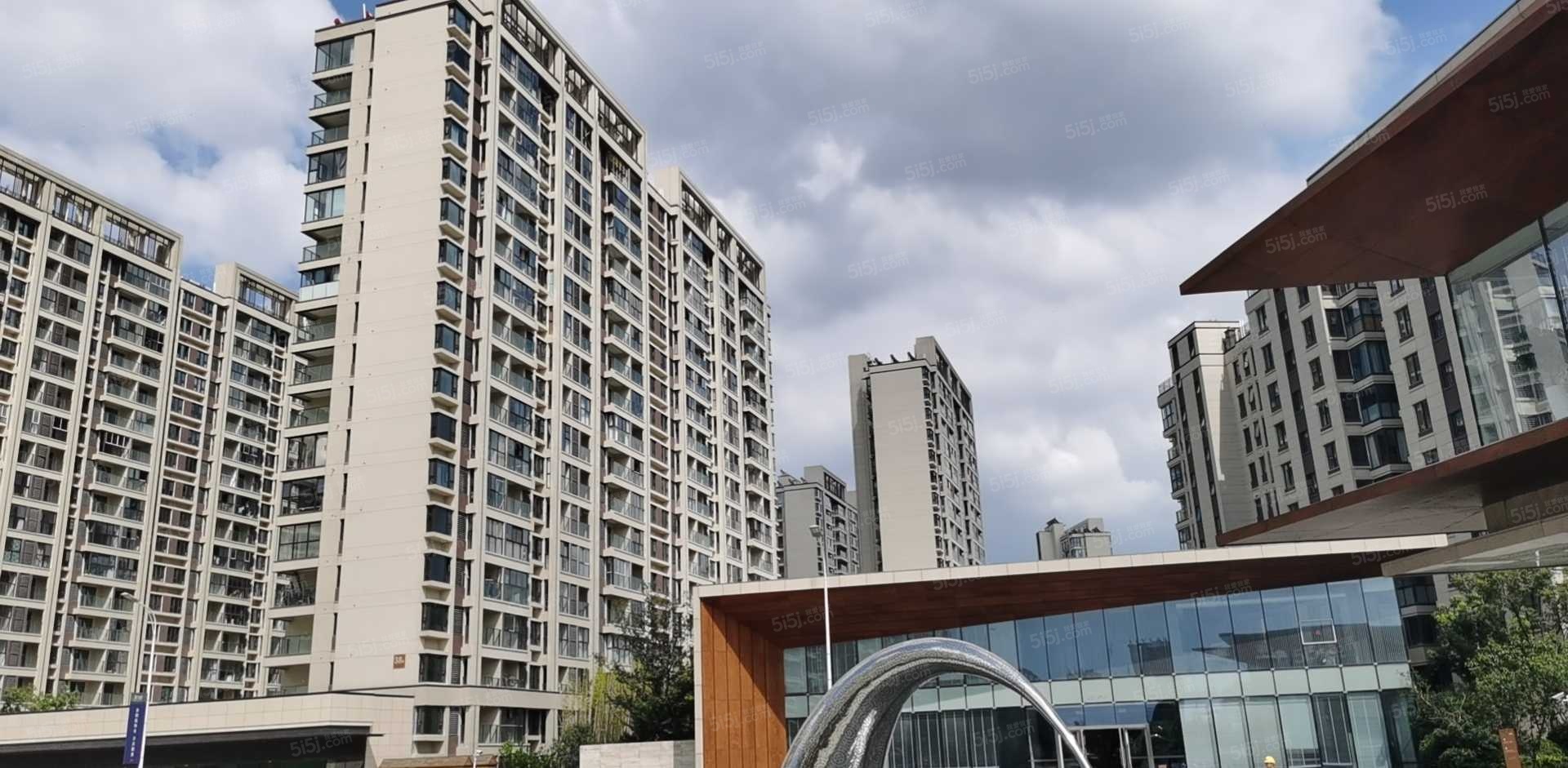 大湖世纪实景图