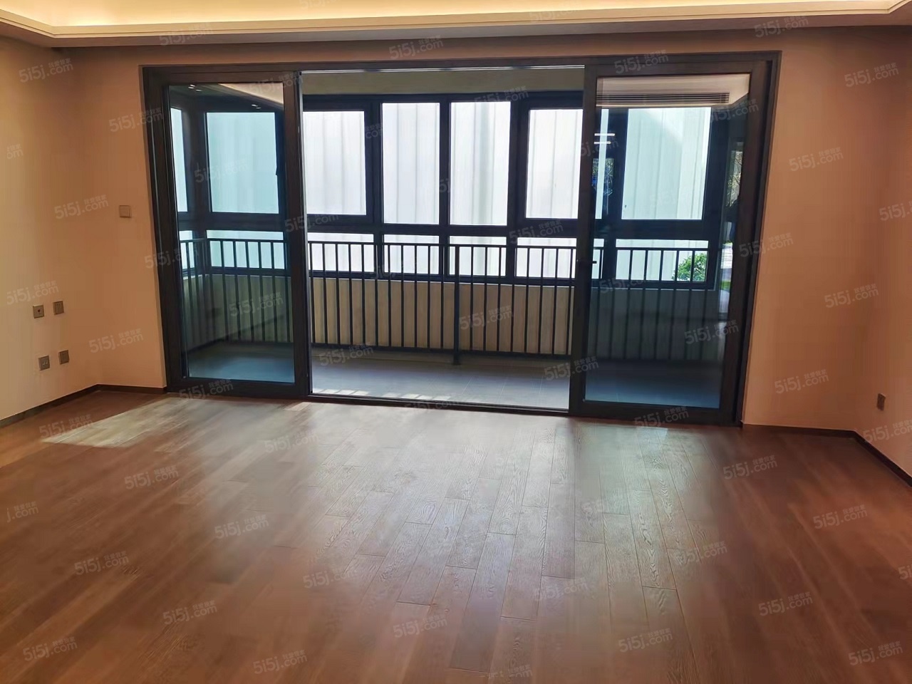 大华锦绣江来样板间