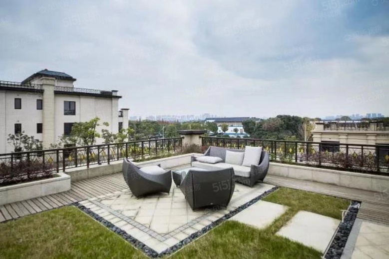 水岸秀墅样板间