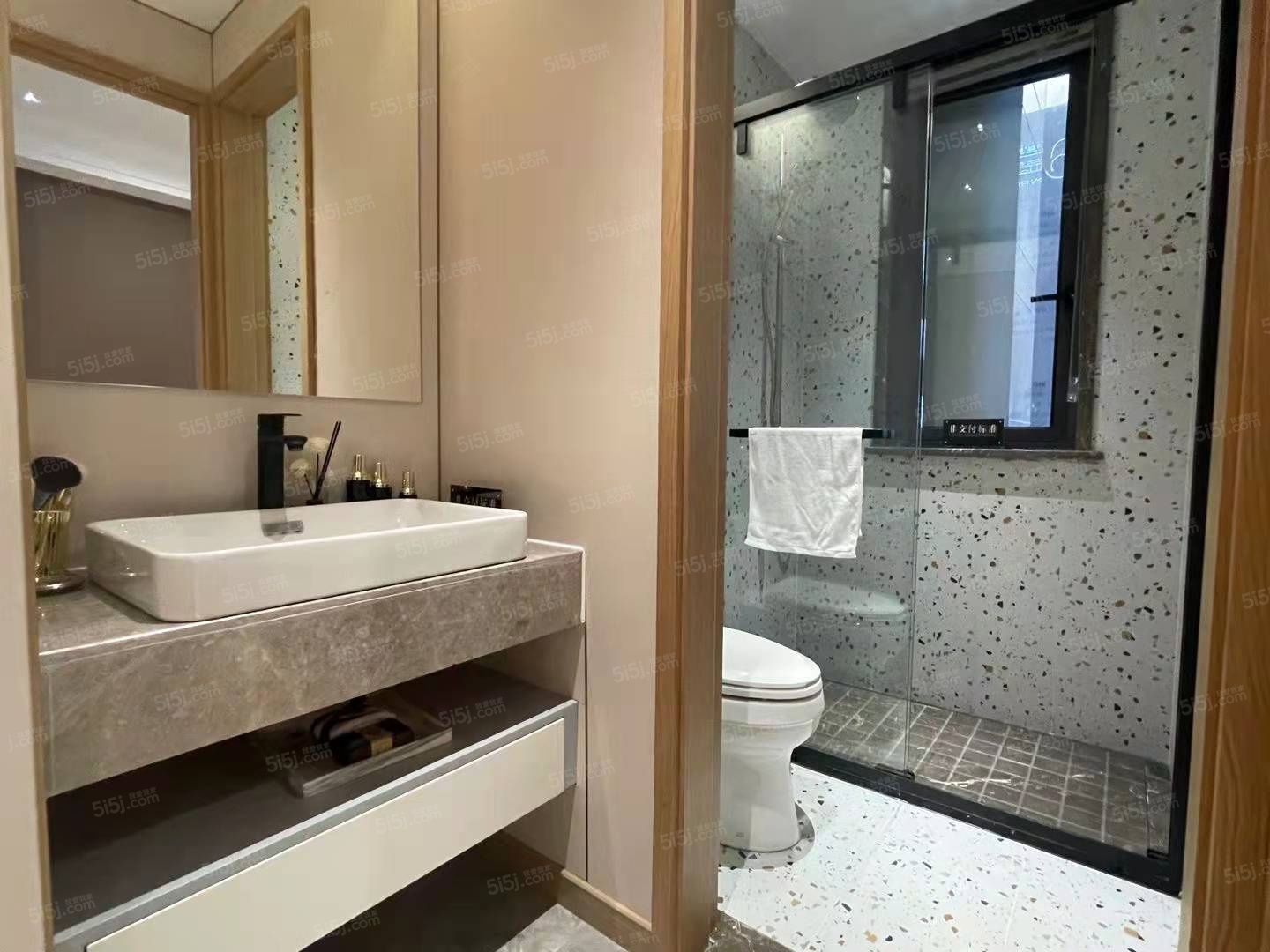 东鼎名人府邸样板间