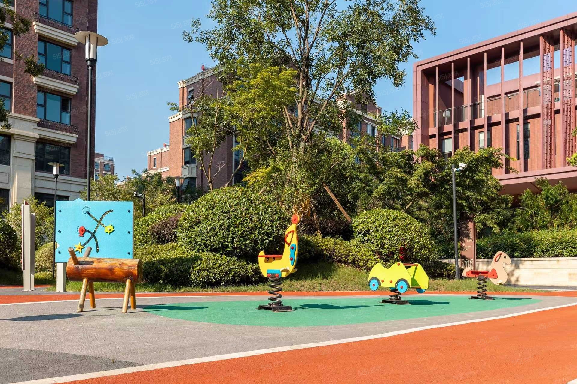 湖光晨樾实景图