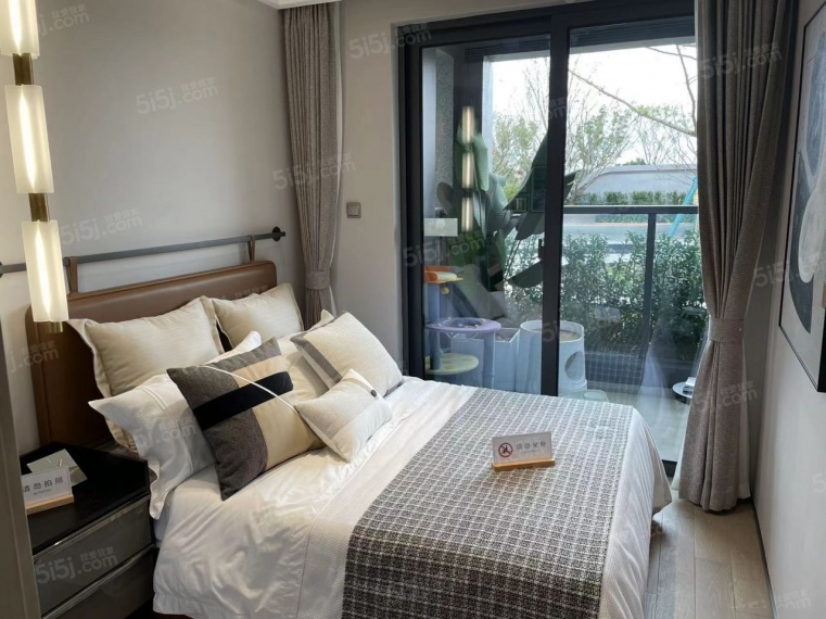 融创城铁未来中心样板间