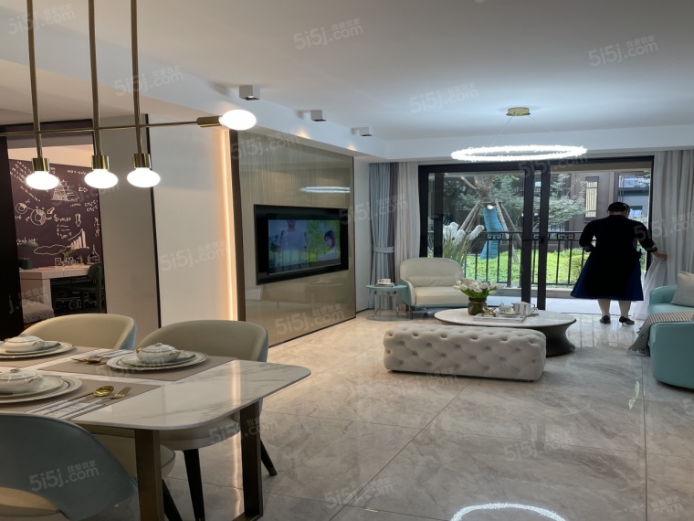 建发泊月湾样板间