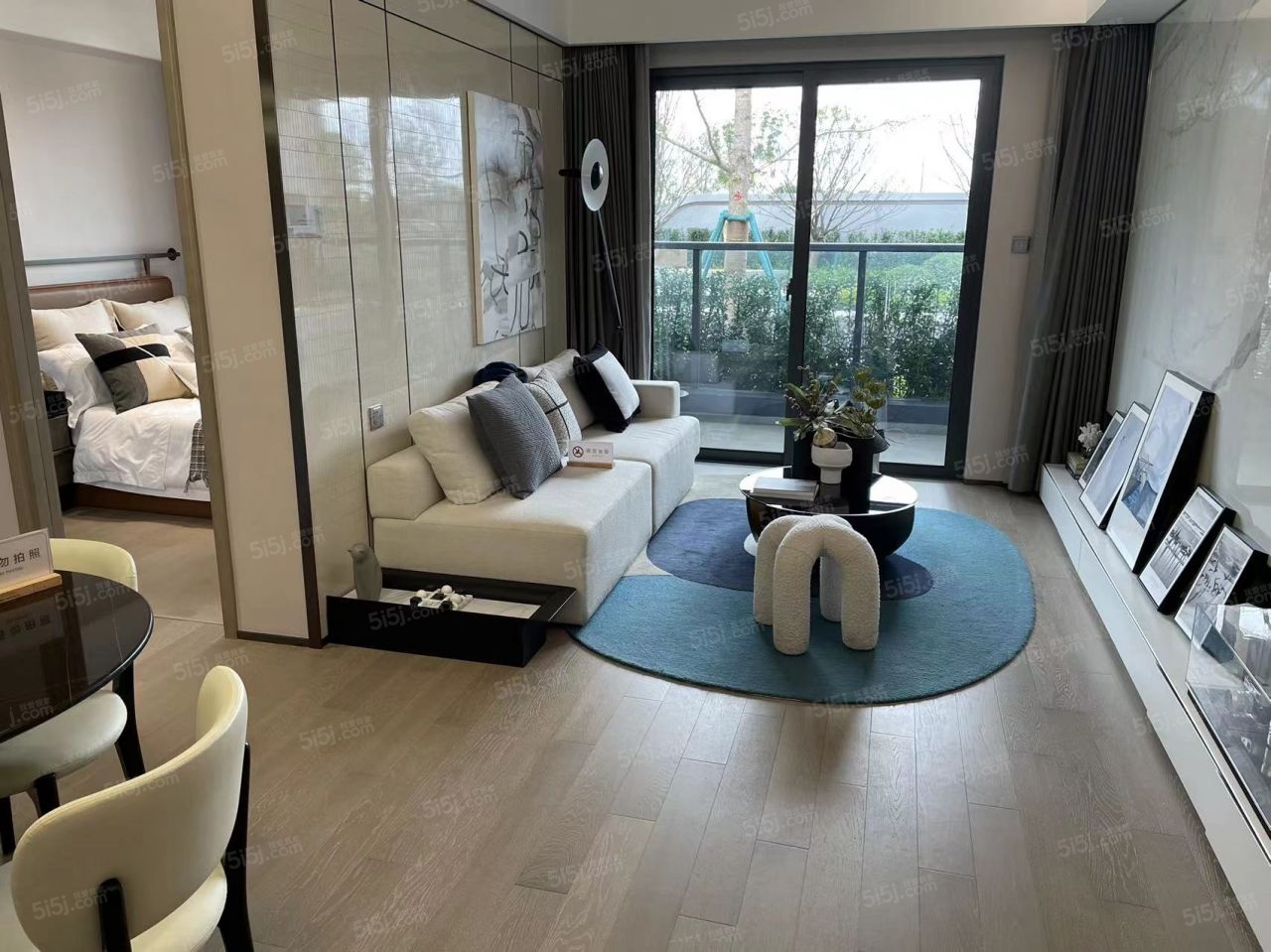 融创城铁未来中心样板间