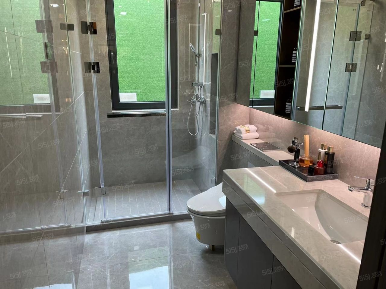 融创城铁未来中心样板间