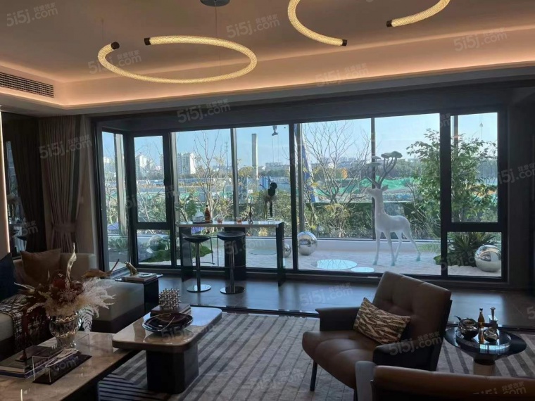 龙湖粼云上府样板间