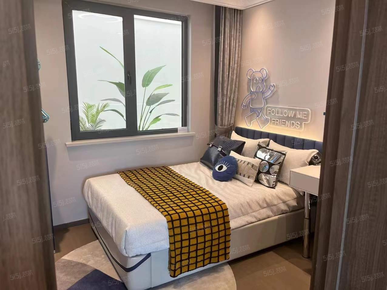 龙湖粼云上府样板间