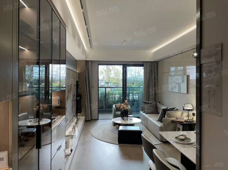 融创城铁未来中心样板间