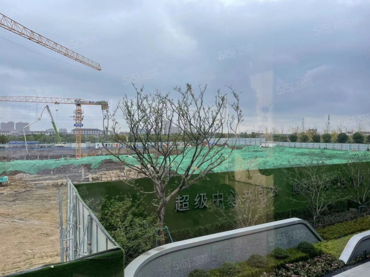 融创城铁未来中心实景图