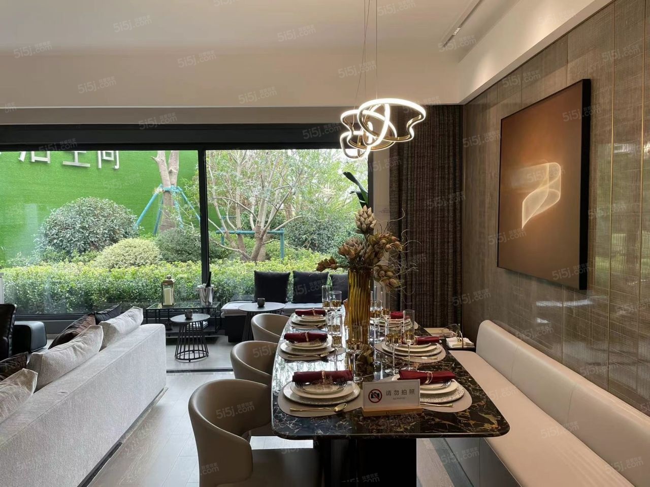 融创城铁未来中心样板间