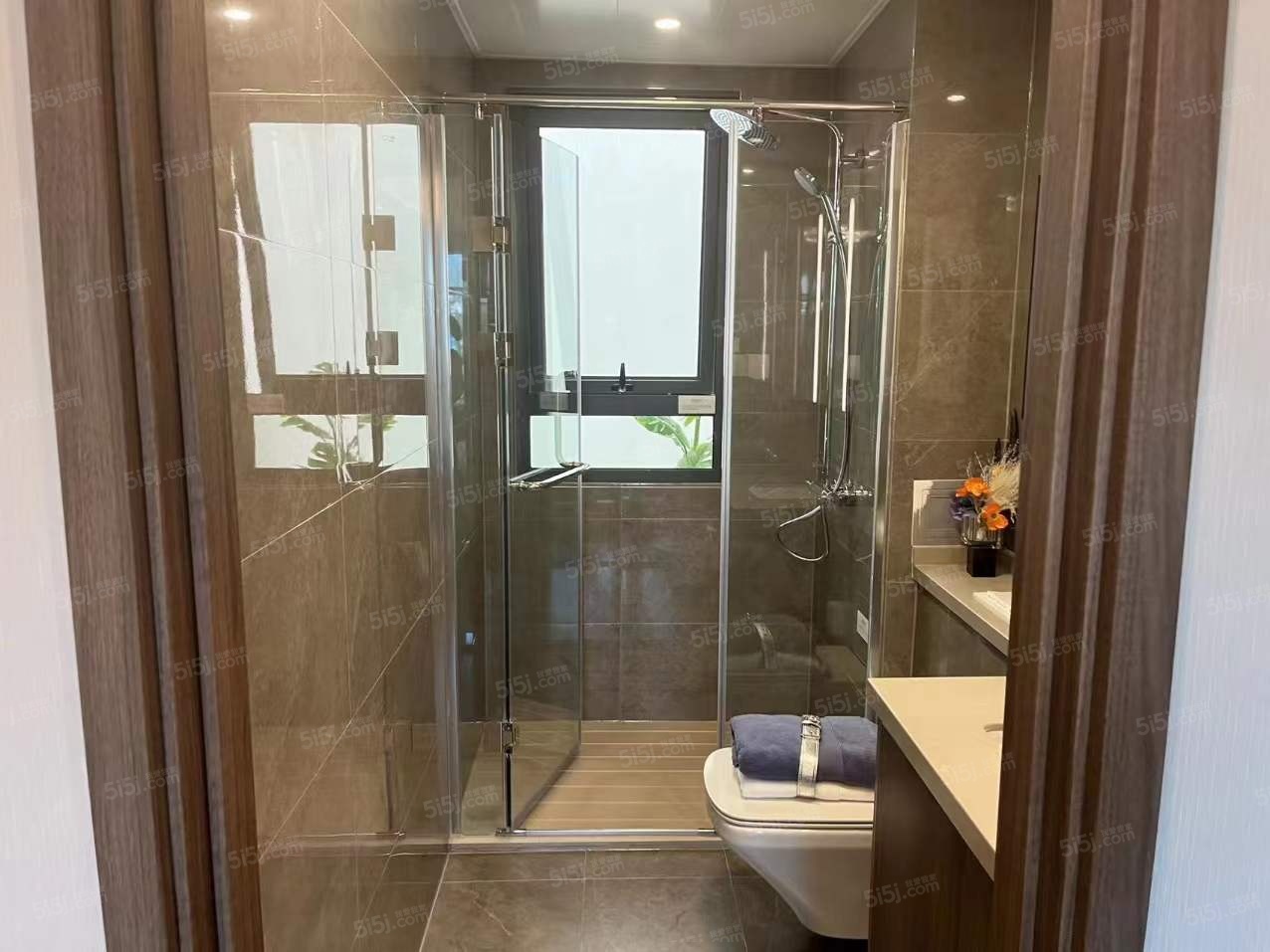 龙湖粼云上府样板间