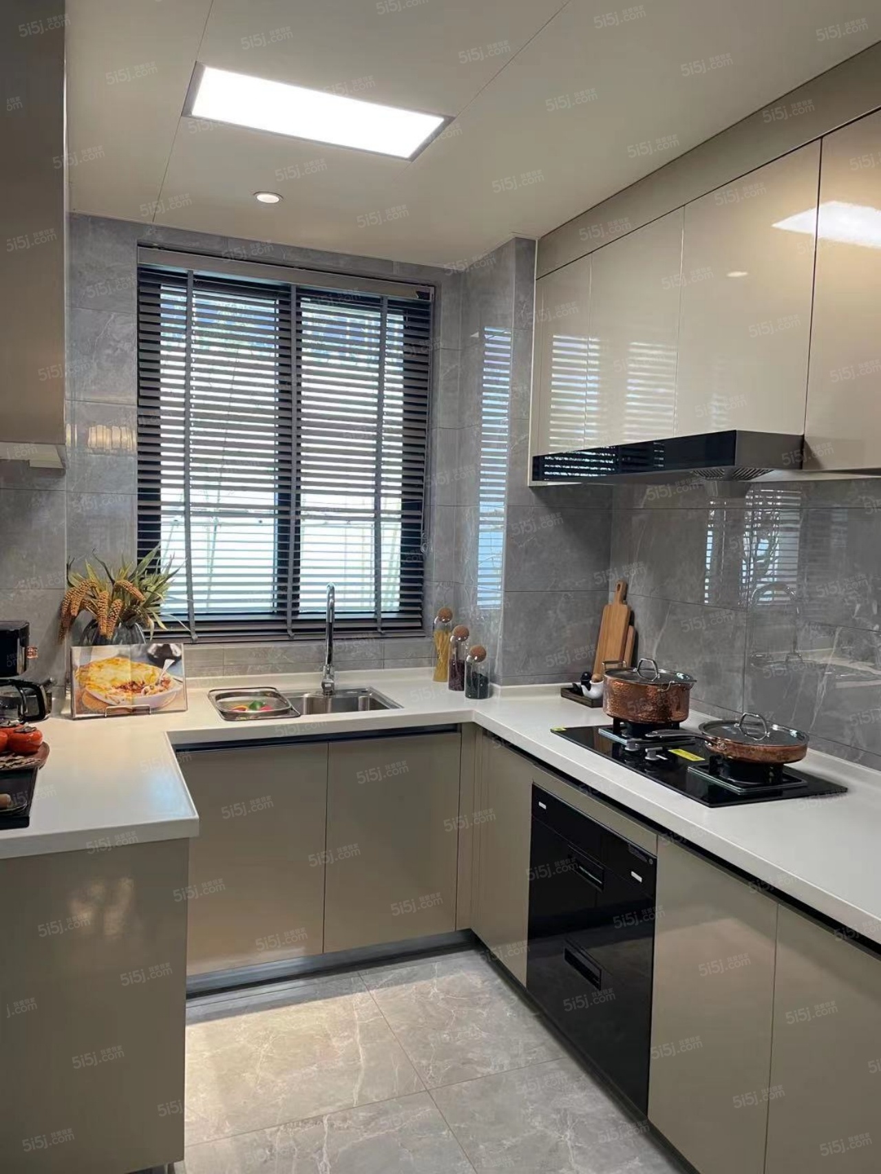 建发泊月湾样板间