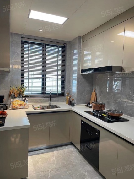 建发泊月湾样板间