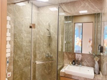 世茂同人山庄开发商营业执照相册