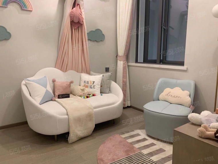 敏捷星著柏悦府样板间