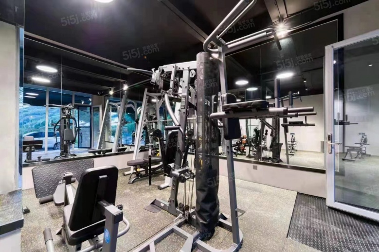 天目观山月实景图