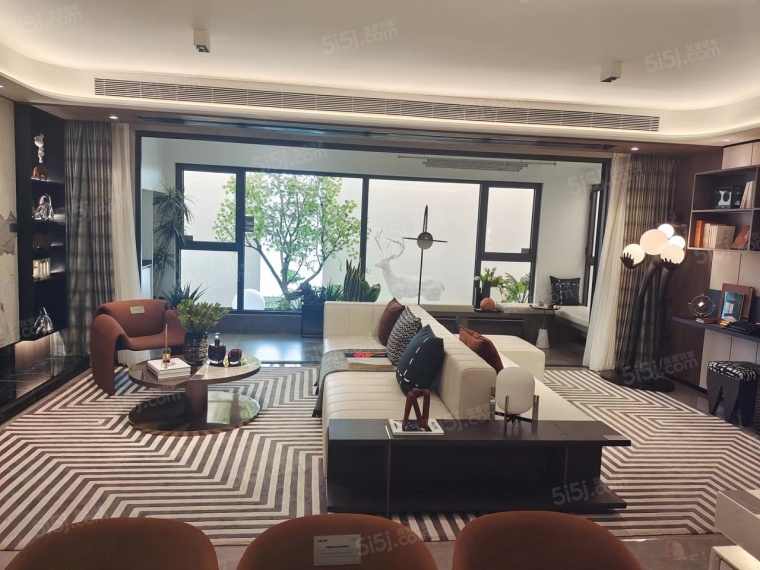 龙湖天璞样板间