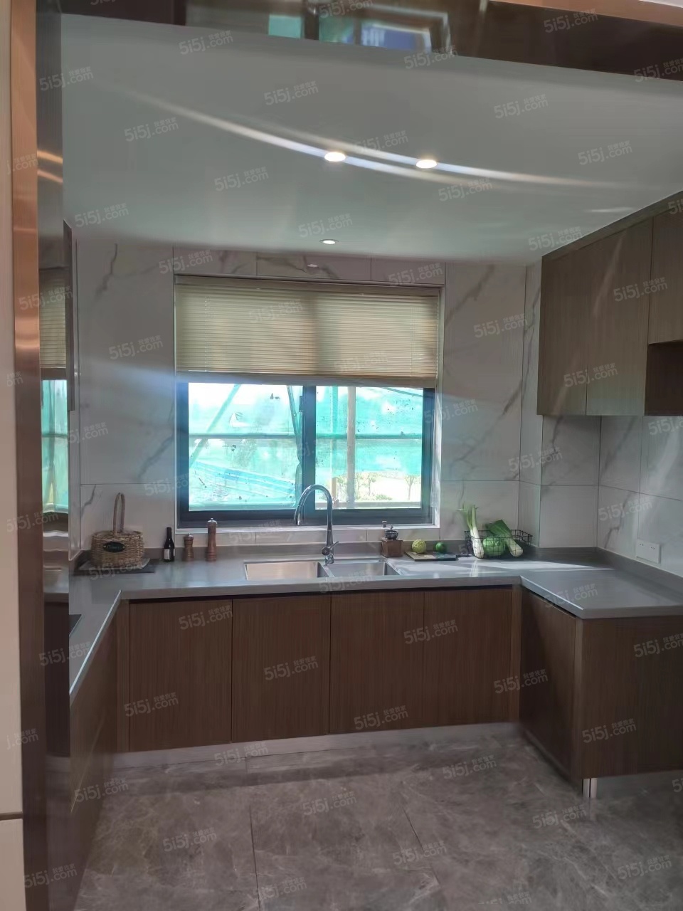 橘红九里样板间