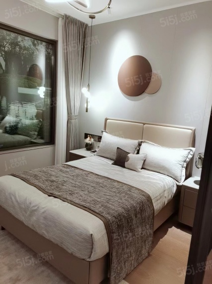 建业河畔洋房样板间