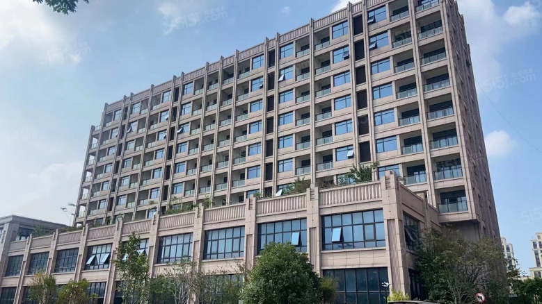 嘉隆骏实景图