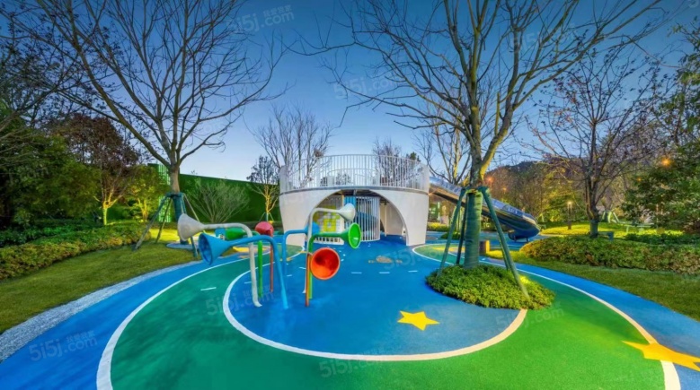 山和九著实景图