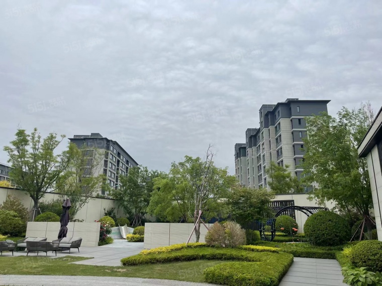品致鸿熙实景图