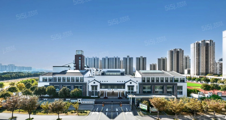 保利融信云上流光配套图