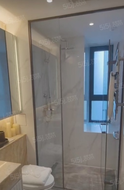 上实听海样板间