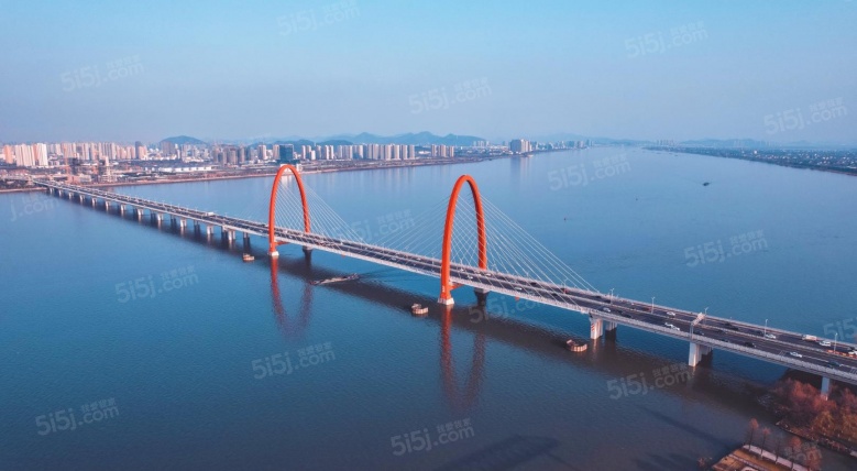 西投银泰商业城实景图