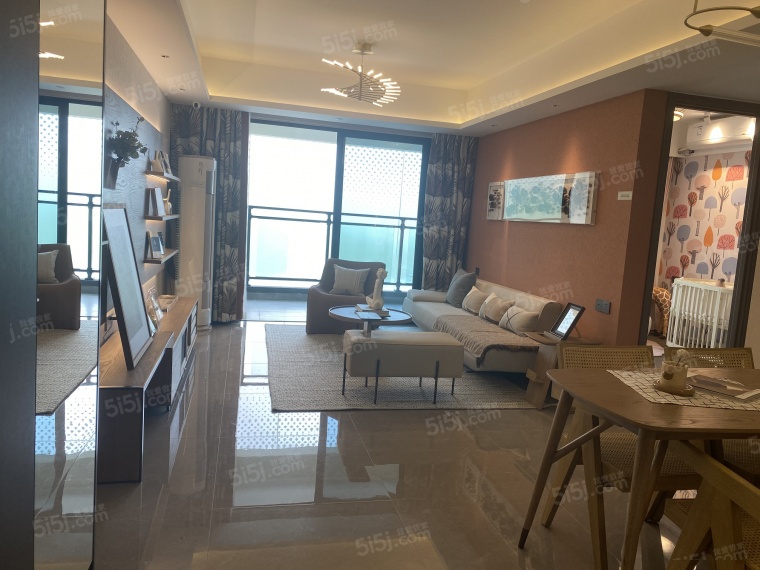 交投置业融创美的青山印样板间