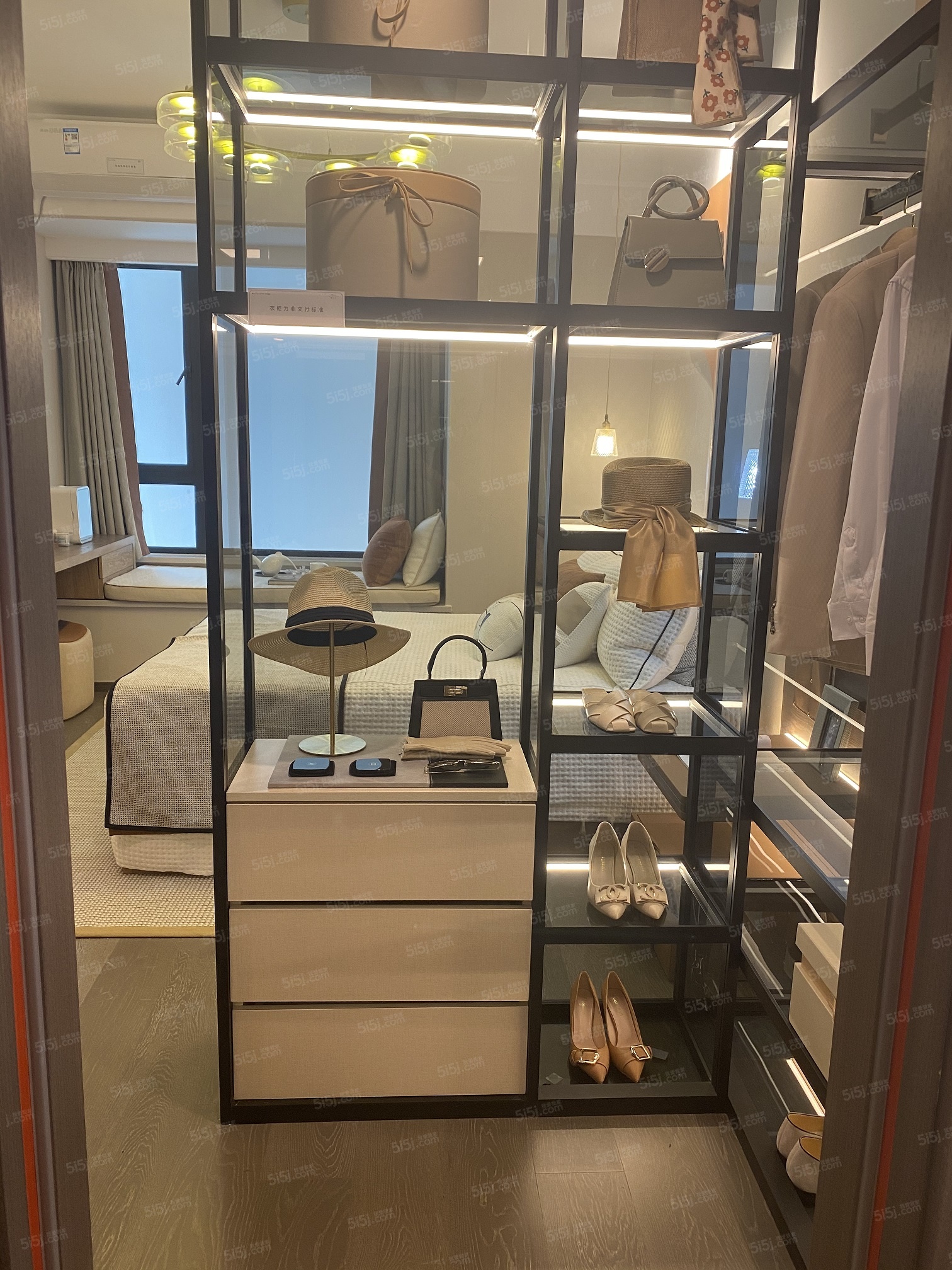 交投置业融创美的青山印样板间