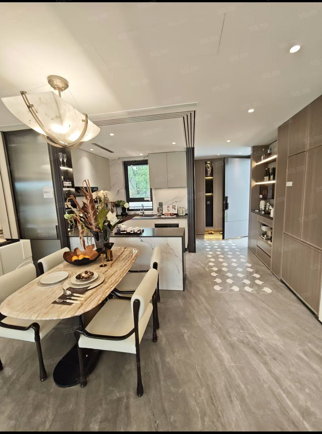 金茂泮湖满庭样板间