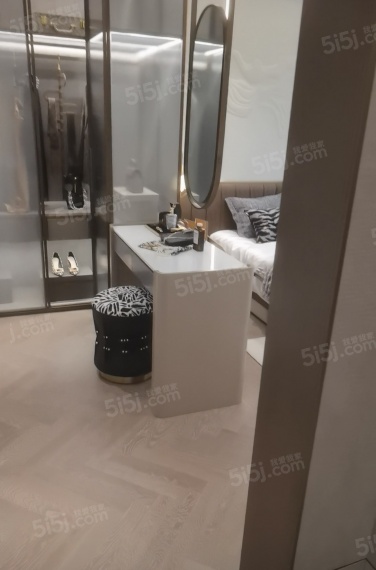 东亚国樾华府样板间