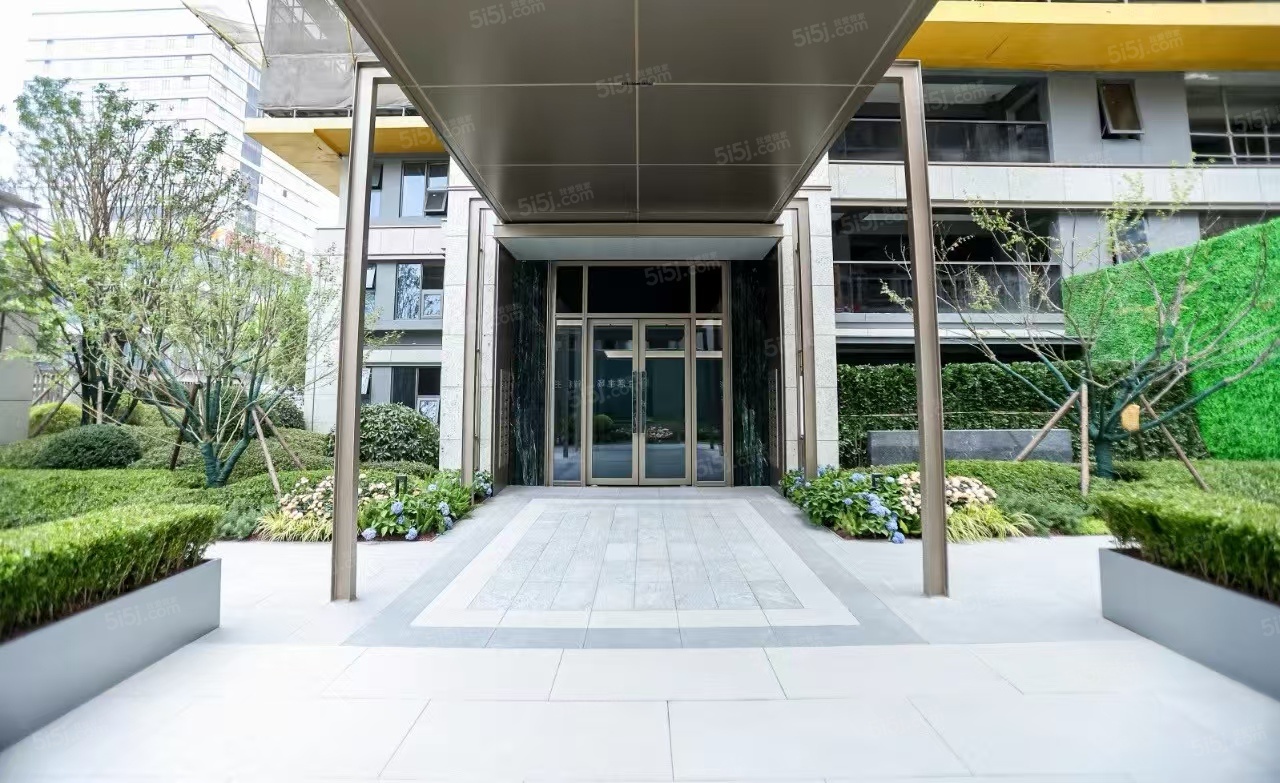 中启云启春申实景图