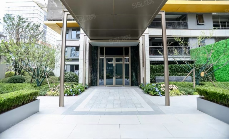 中启云启春申实景图