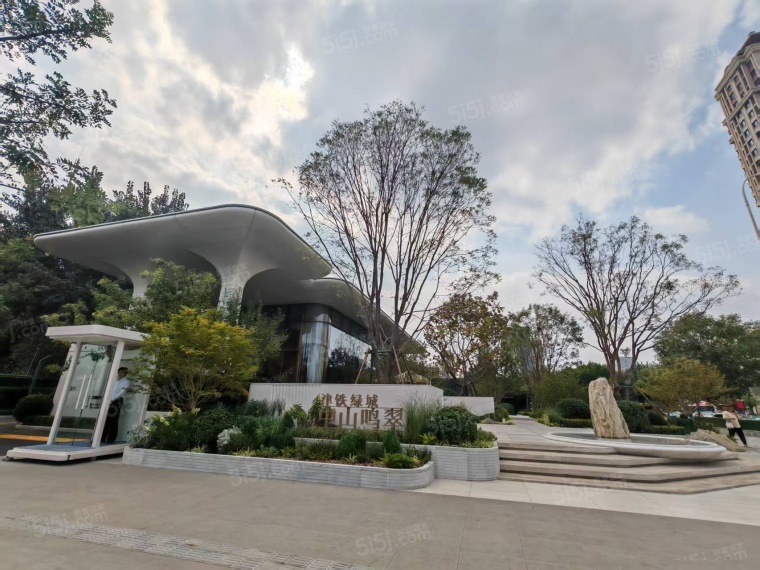 绿城中山鸣翠实景图