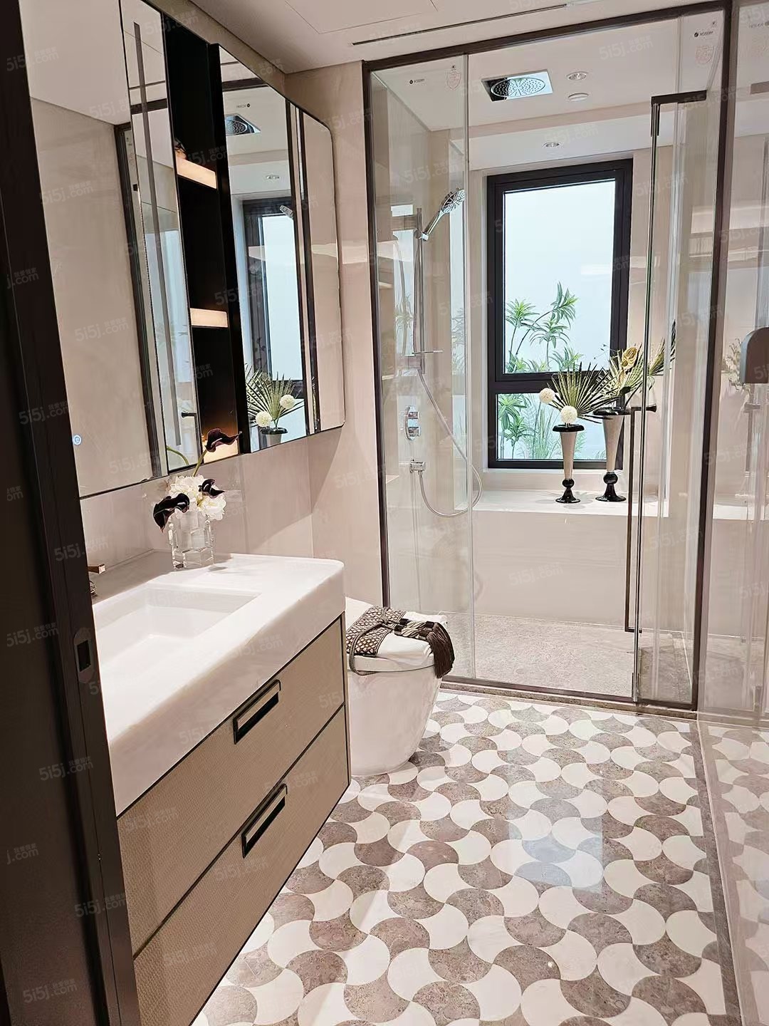 招商海上清和玺样板间