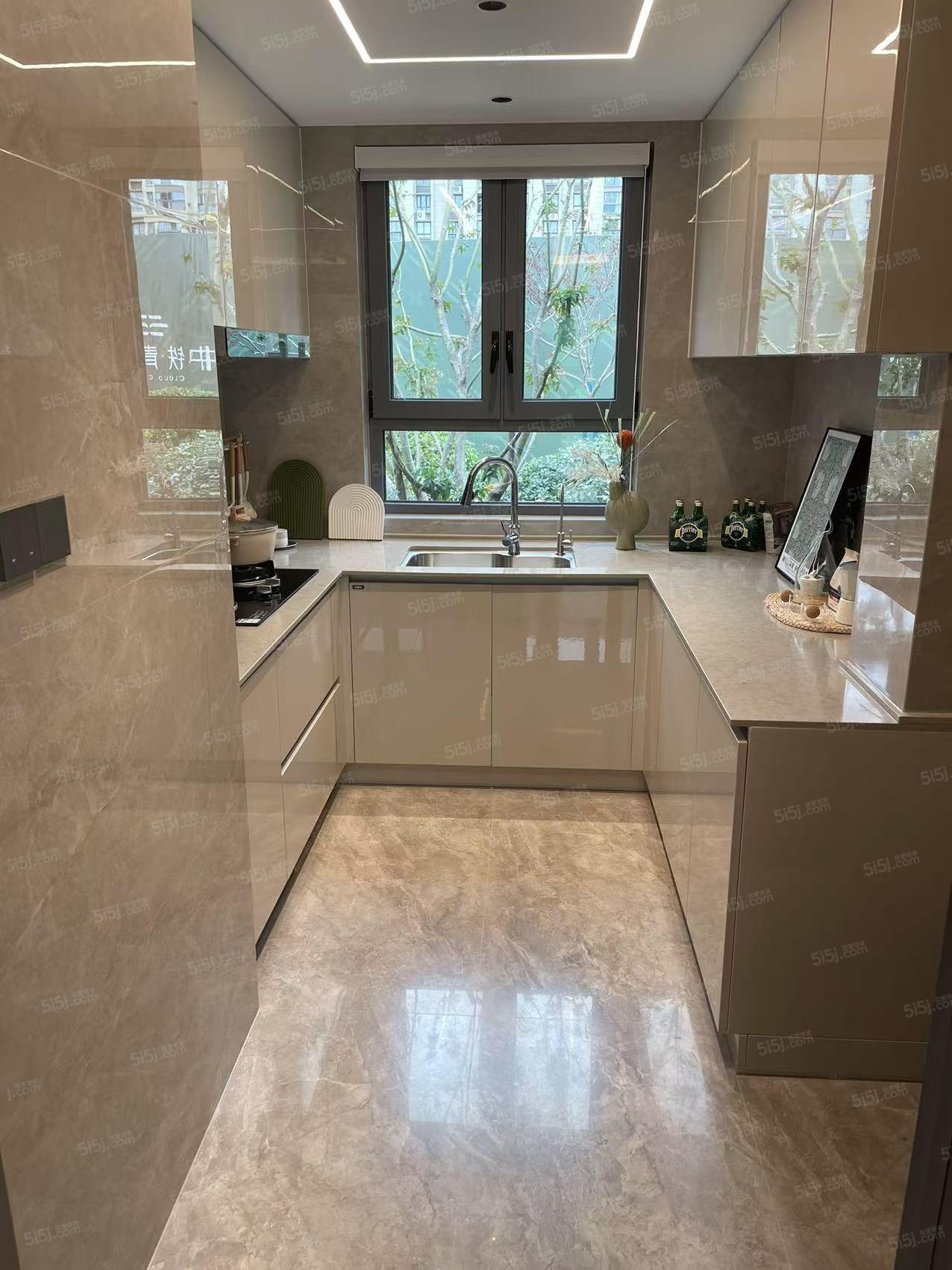 中铁青云府样板间