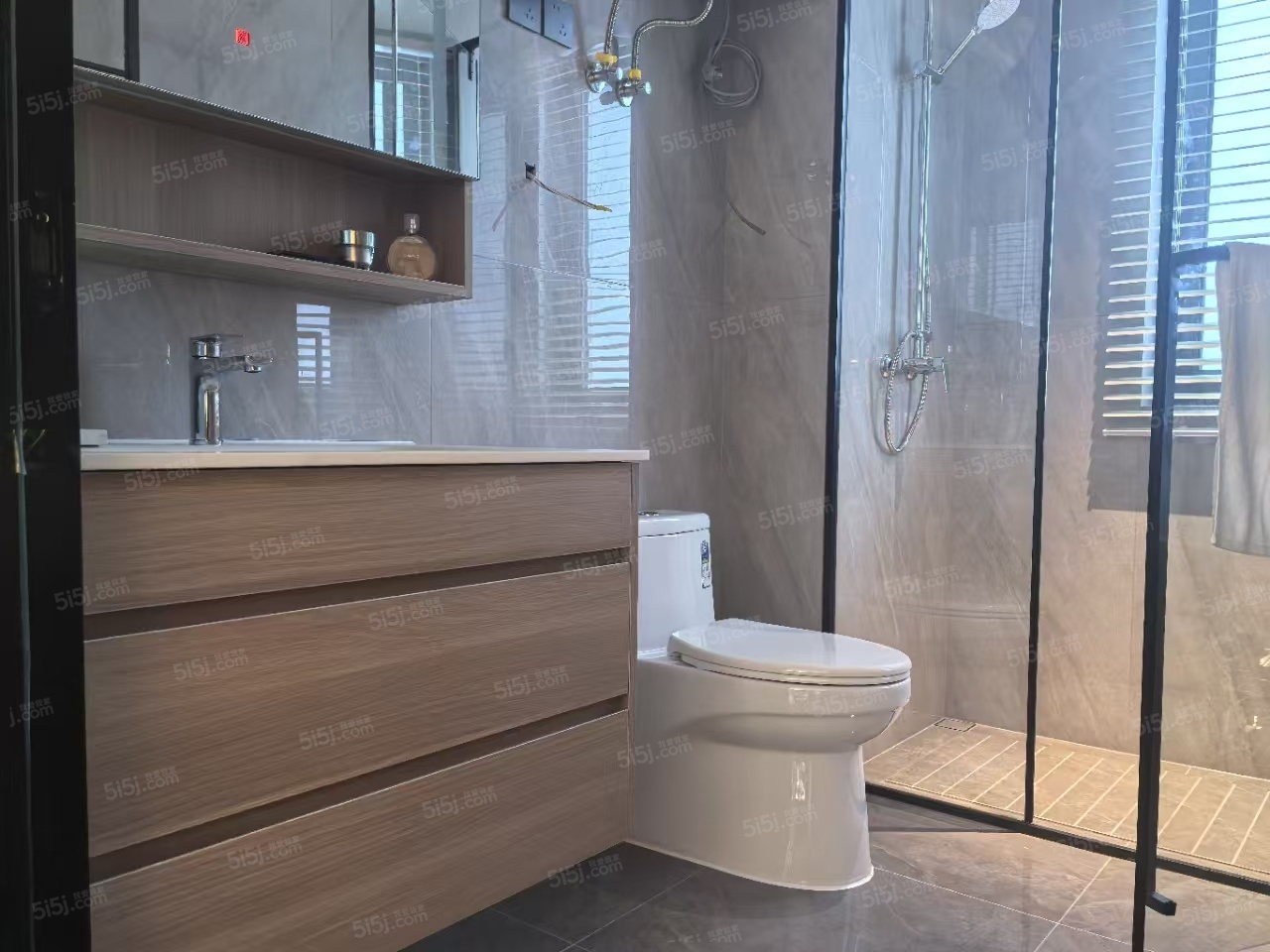 蓝城海潮月华样板间